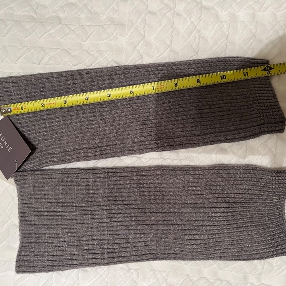 Harmonie by Capezio Ribbed Gray Ballet Leg Warmers 12” - Picture 3 of 3